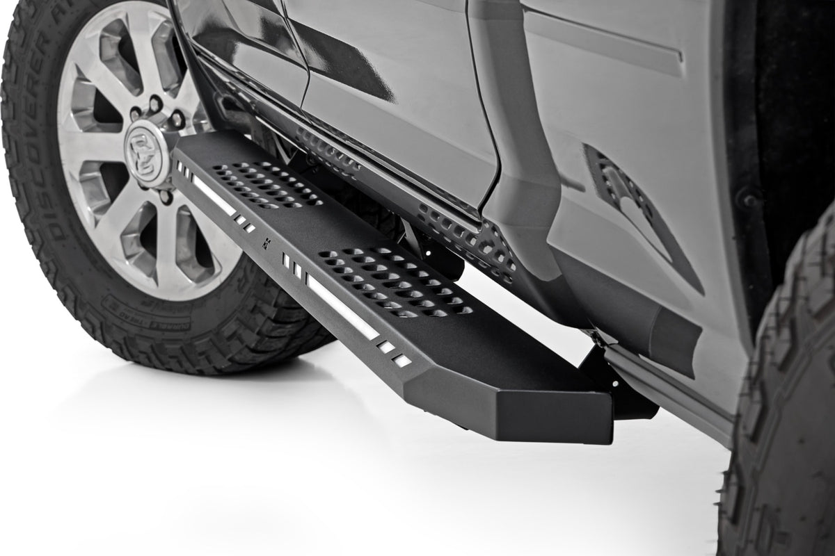 Rough Country AC2 Running Boards Amber/White | Crew Cab | Ram 1500 (19-26)/1500 TRX (21-24)