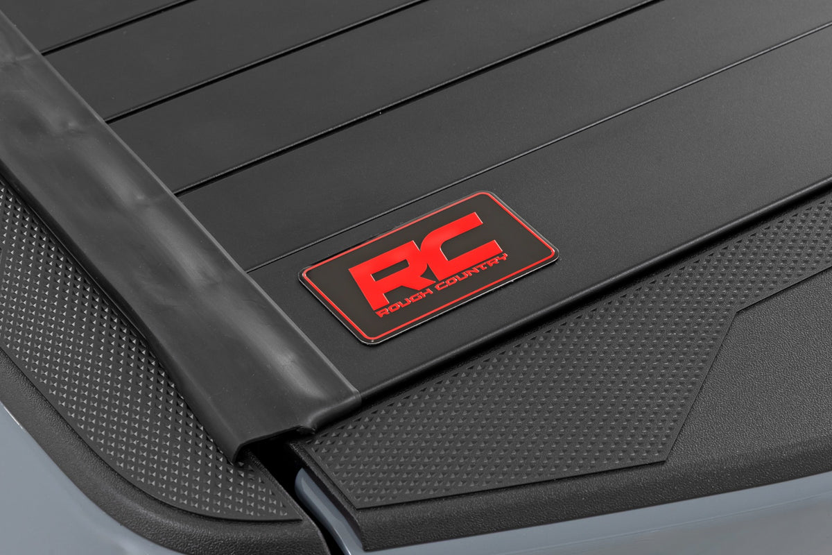 Rough Country Hard Roll Up Bed Cover 5' Bed | Nissan Frontier 2WD/4WD (2022-2026)