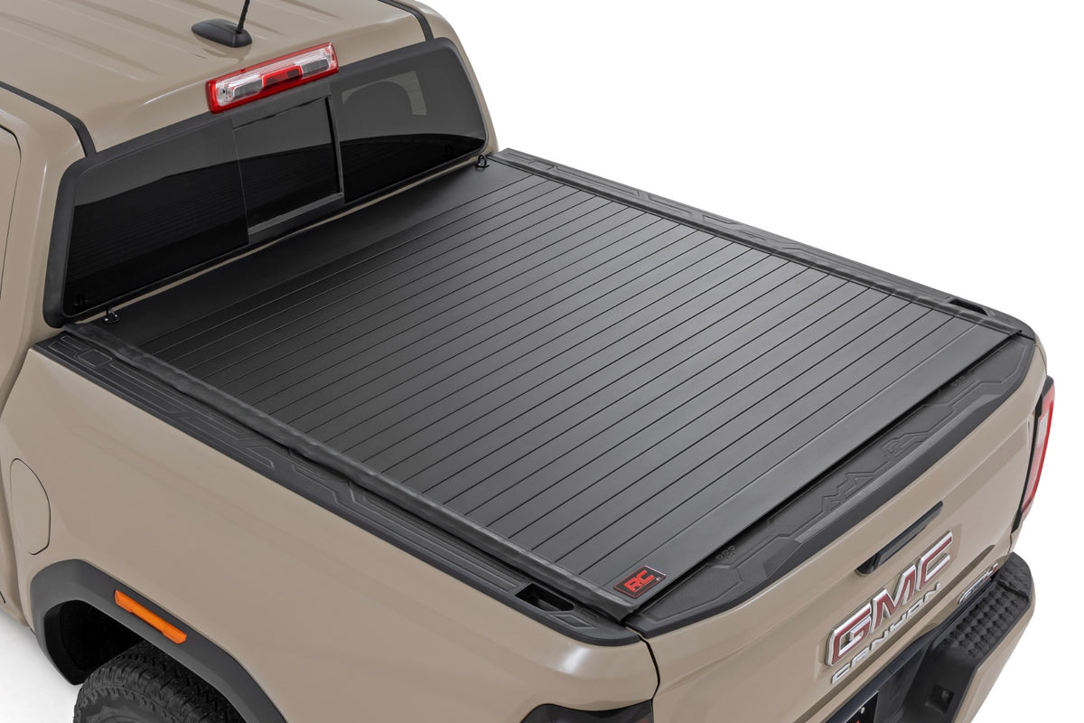 Rough Country Hard Roll Up Bed Cover 5' Bed | Chevy/GMC Canyon/Colorado 2WD/4WD (23-26)