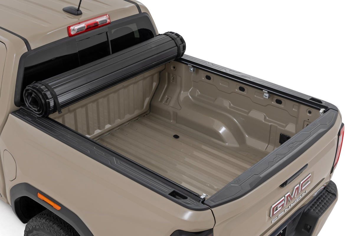 Rough Country Hard Roll Up Bed Cover 5' Bed | Chevy/GMC Canyon/Colorado 2WD/4WD (23-26)