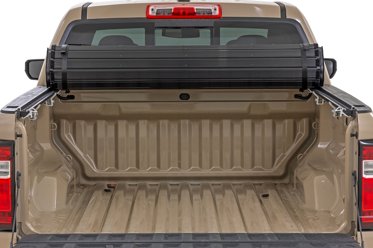 Rough Country Hard Roll Up Bed Cover 5' Bed | Chevy/GMC Canyon/Colorado 2WD/4WD (23-26)