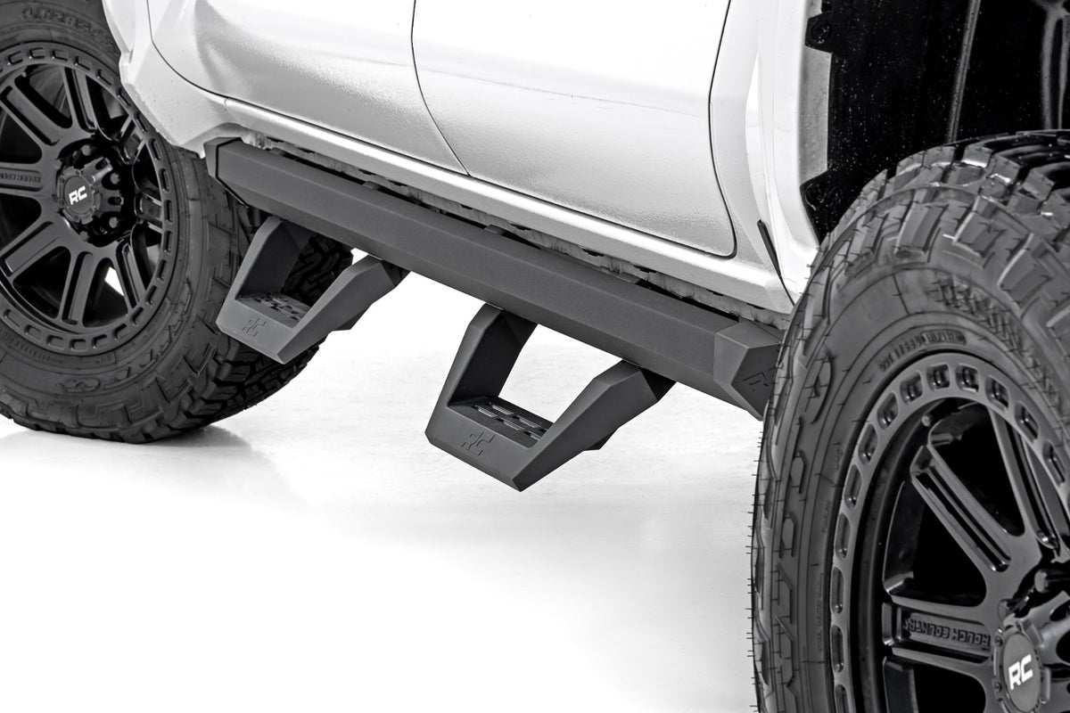 Rough Country SRX2 Adjustable Aluminum Steps Double Cab | Toyota Tacoma 2WD/4WD (24-26)