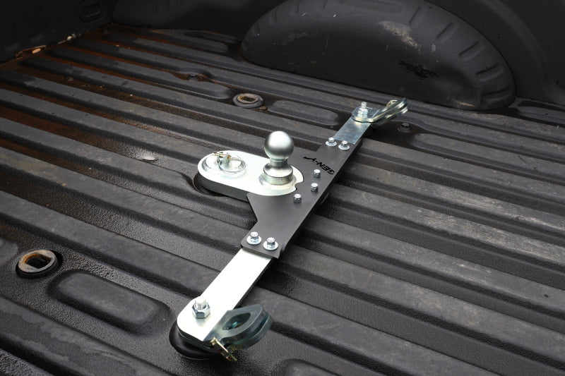 Gen-Y 18-19 GM Short/Long Bed GoosePuck II 5in Offset Ball Puck Mount 25K TW w/Safety Chain Anchors