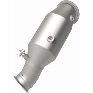 MagnaFlow 2014 BMW 335i GT xDrive 3.0L Underbody Direct Fit EPA Compliant Catalytic Converter
