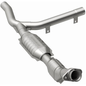 MagnaFlow Direct Fit Catalytic Converter Ford 02-04 F-150 4.2L