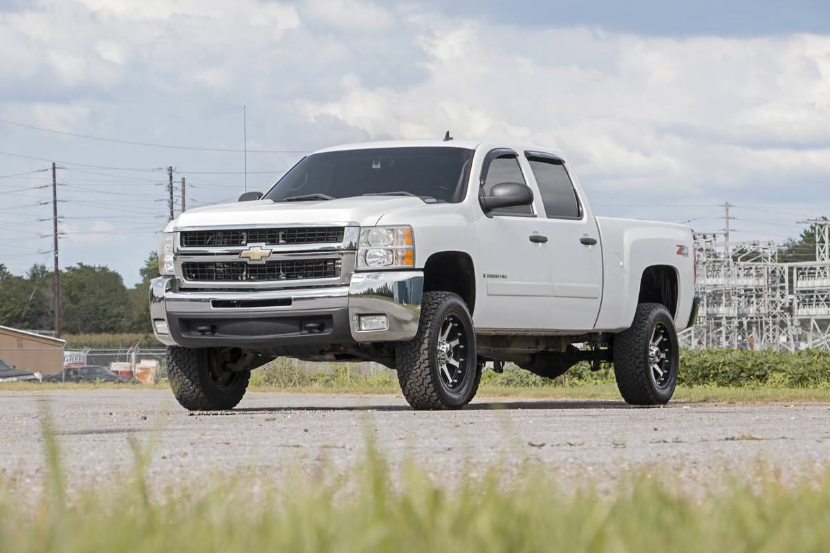 Rough Country 3 Inch Lift Kit | Chevy/GMC Sierra/Silverado 2500 HD Suburban/Yukon XL 2500 (01-10)