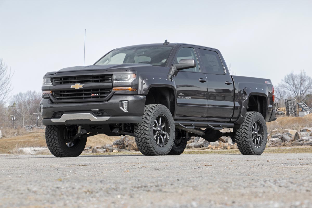 Rough Country 7 Inch Lift Kit | Chevy/GMC 1500 (14-18)