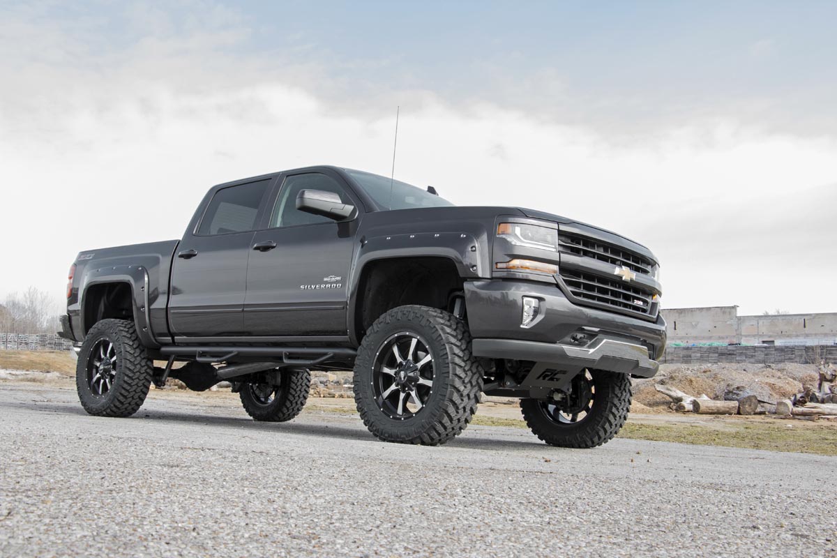 Rough Country 7 Inch Lift Kit | Chevy/GMC 1500 (14-18)