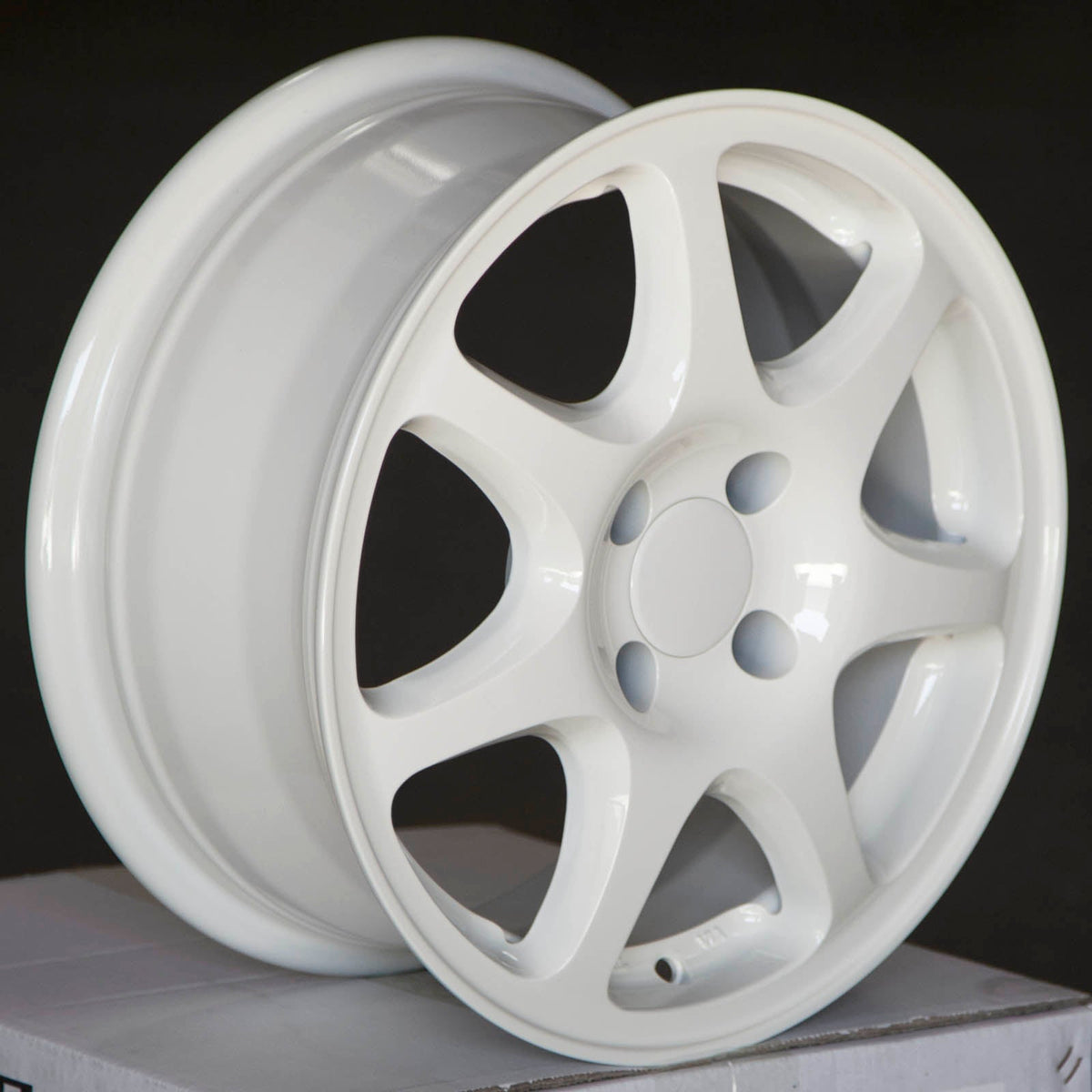 Circuit Performance CP42 Gloss White 5x114.3 | 15x7 | +35mm / 5.38