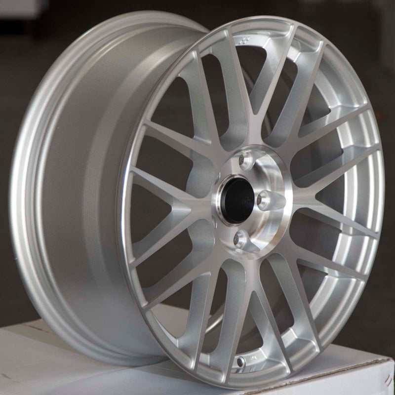 Circuit Performance CSF11 Gloss Silver/Machined 5x114.3 | 18x8 | +40mm / 6.07