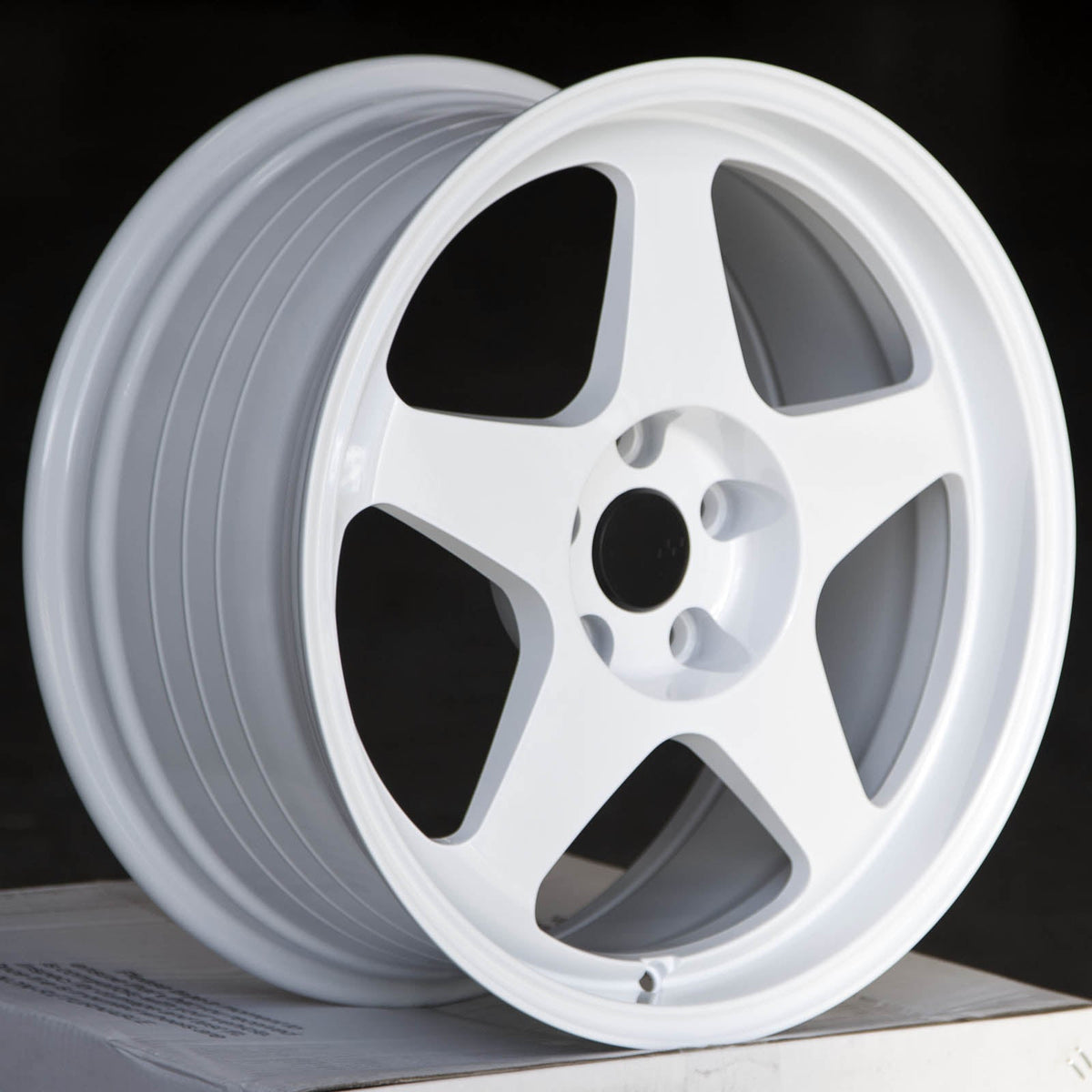 Circuit Performance CSF22 Gloss White 5x114.3 | 18x8.5 | +35mm / 6.13