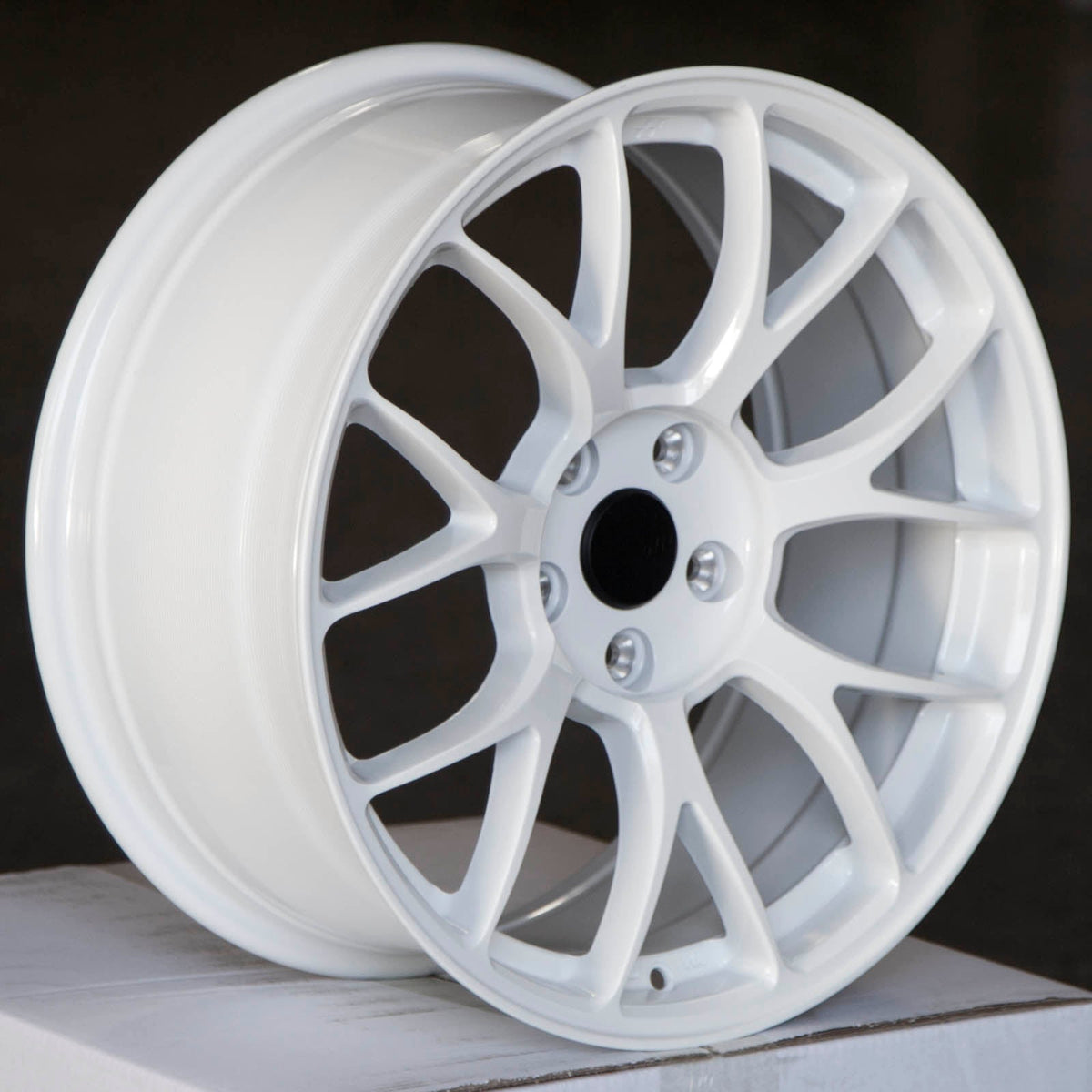 Circuit Performance CSF2 Gloss White 5x114.3 | 18x8.5 | +35mm / 6.13