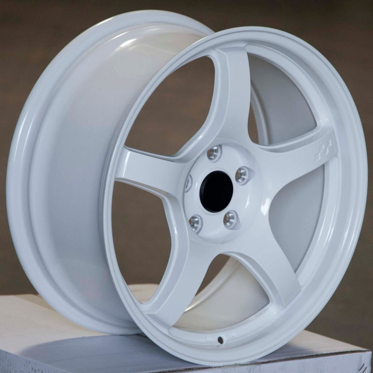 Circuit Performance CSF5 Gloss White 5x114.3 | 18x8.5 | +35mm / 6.13