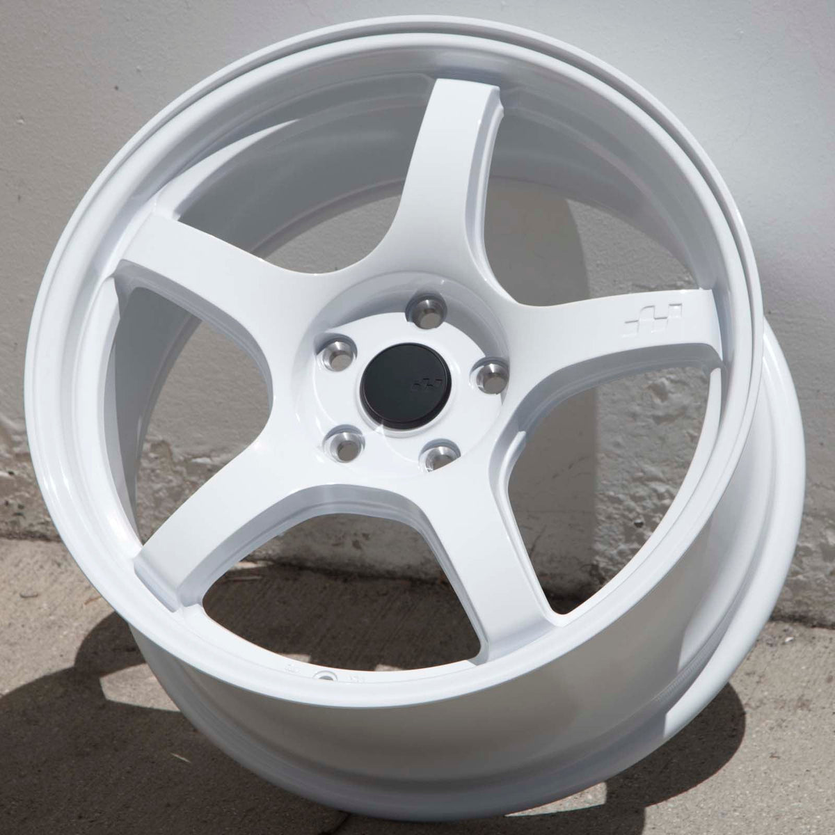 Circuit Performance CSF5 Gloss White 5x114.3 | 18x8.5 | +35mm / 6.13