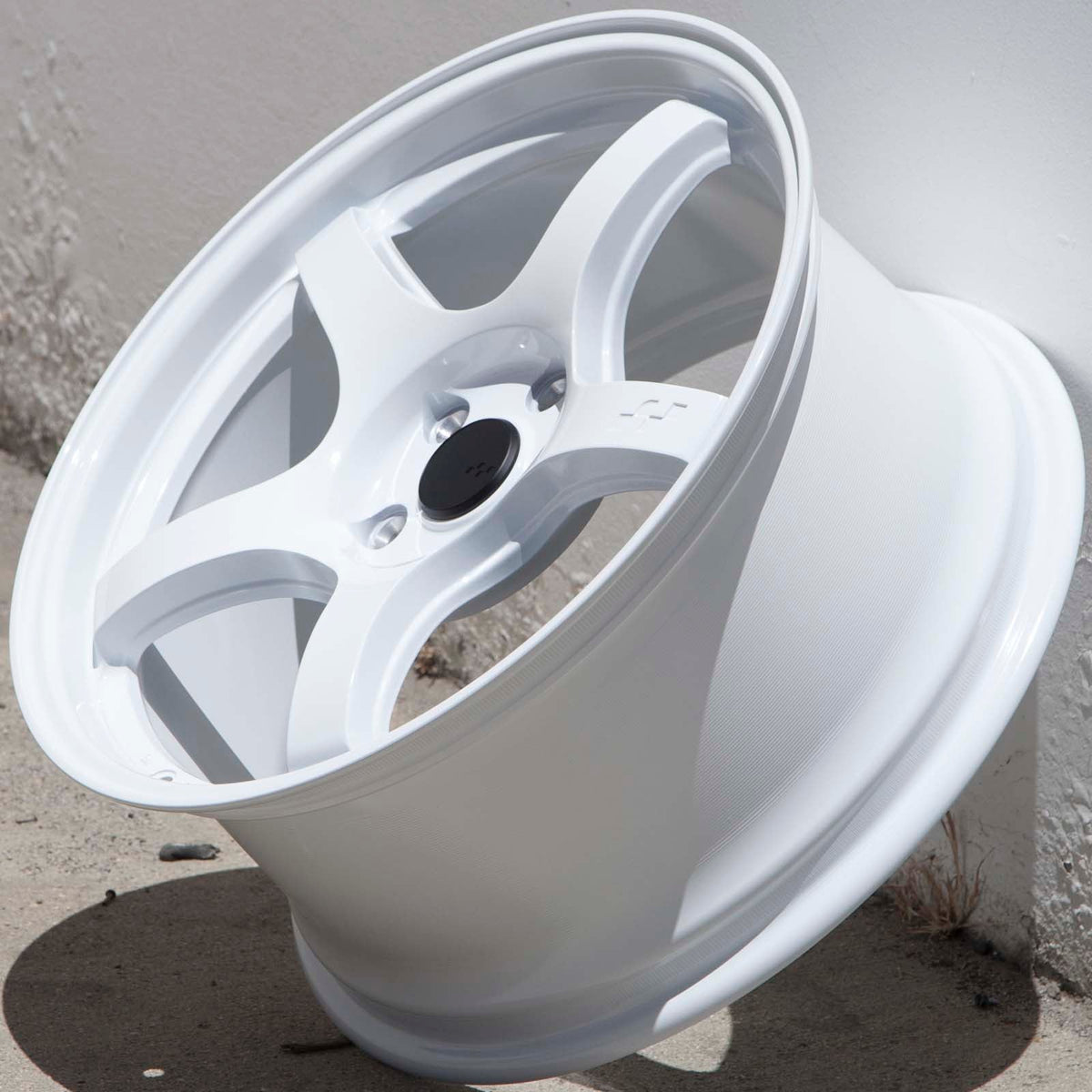 Circuit Performance CSF5 Gloss White 5x114.3 | 18x8.5 | +35mm / 6.13
