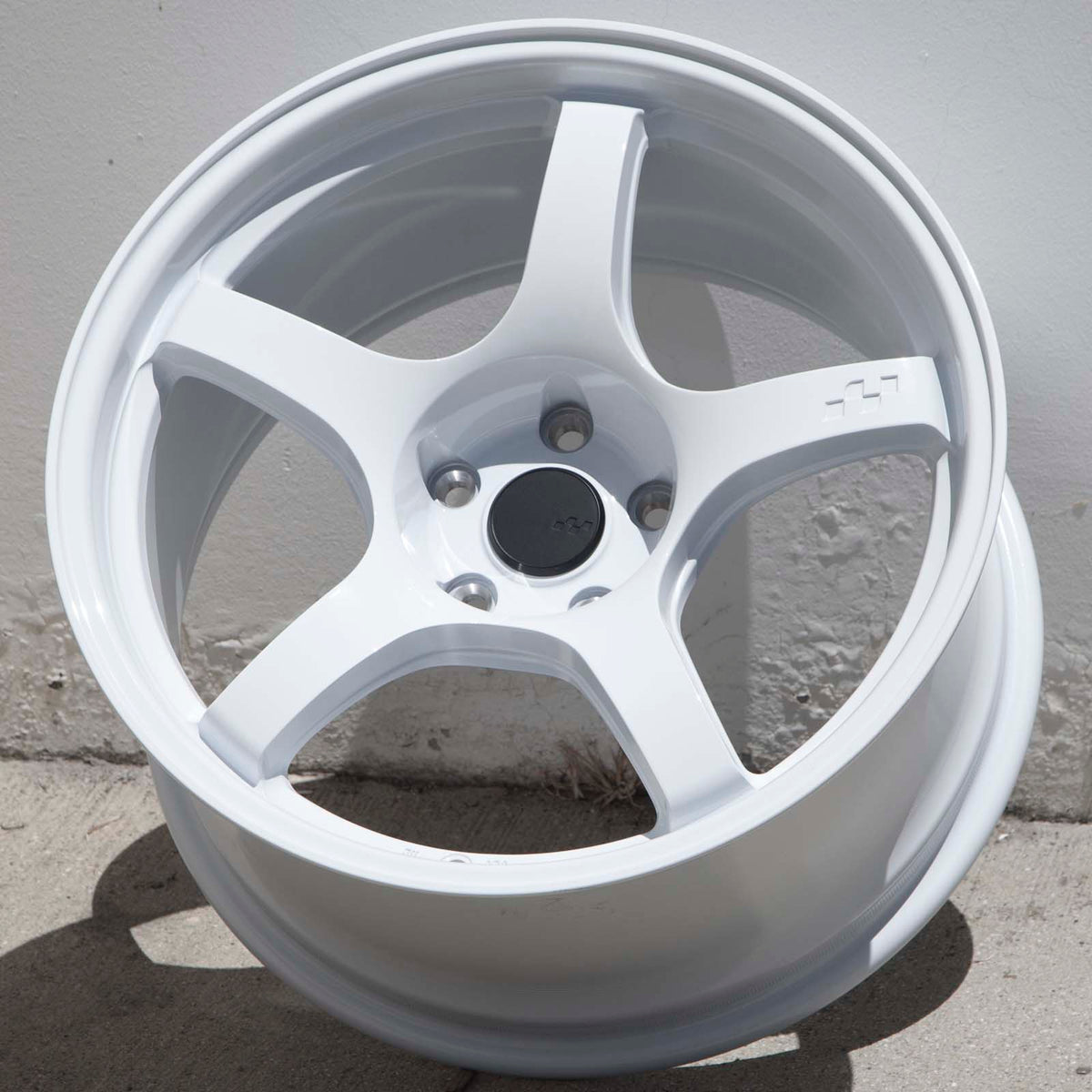 Circuit Performance CSF5 Gloss White 5x114.3 | 18x9.5 | +12mm / 5.72