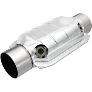 MagnaFlow Universal Catalytic Converter 3 W/Dual O2 Boss