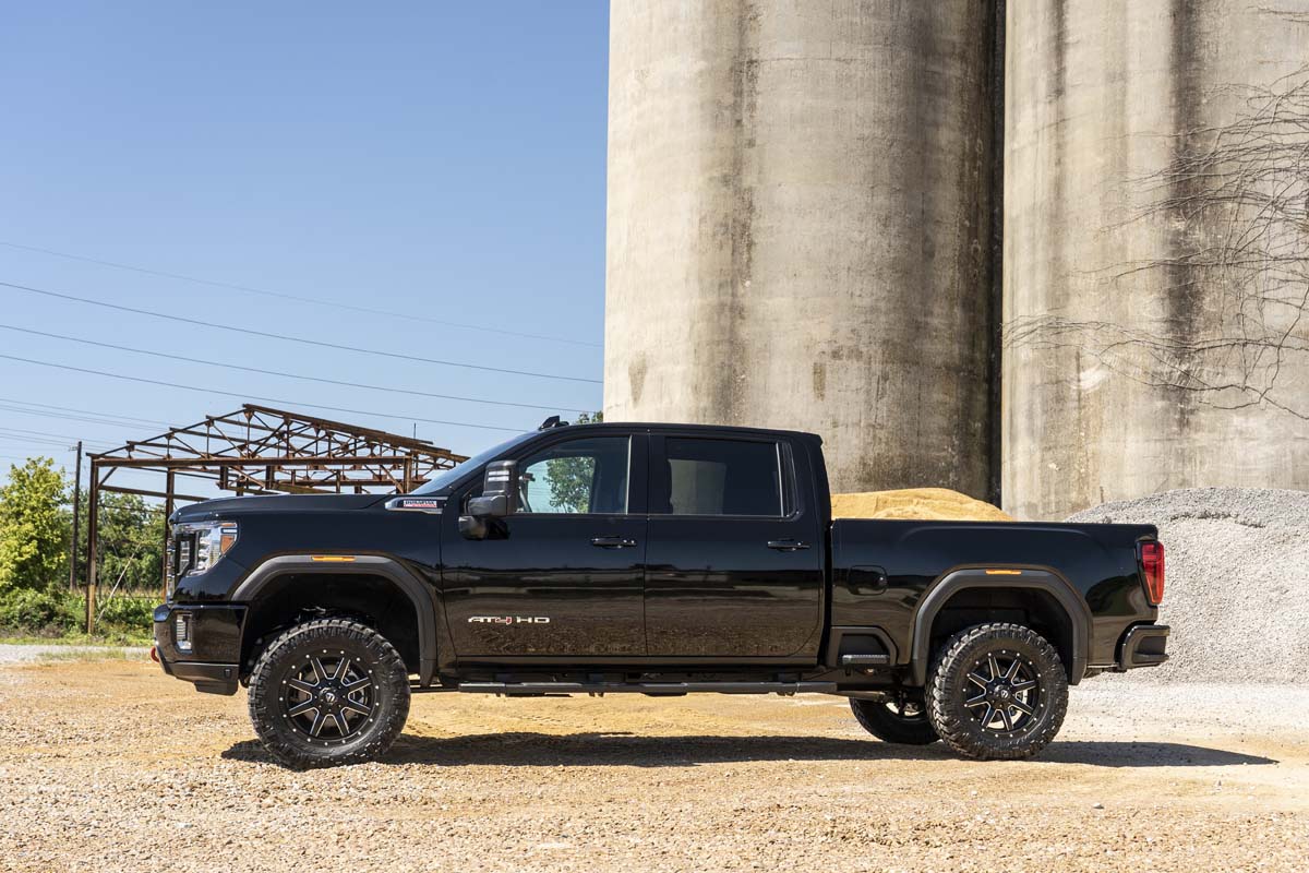 Rough Country 3 Inch Lift Kit | Chevy/GMC 2500HD/3500HD 2WD/4WD (20-26)