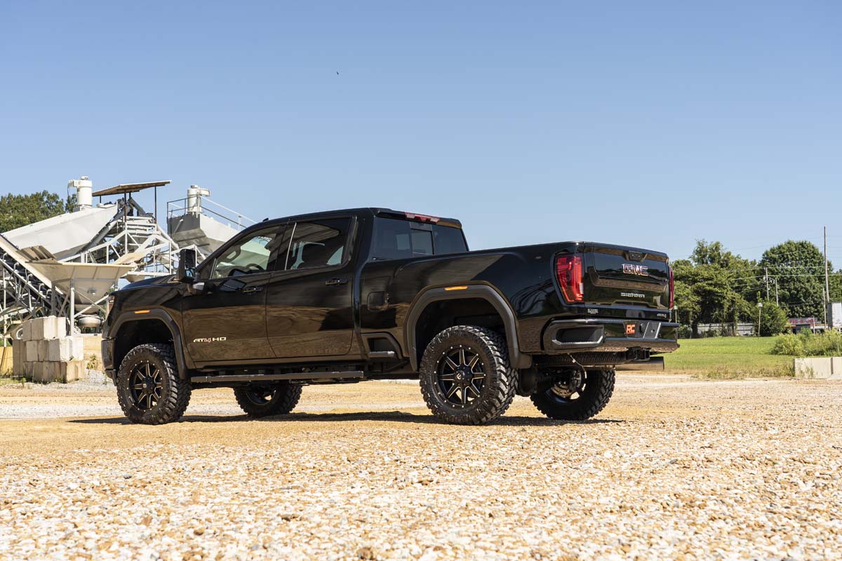Rough Country 3 Inch Lift Kit | Chevy/GMC 2500HD/3500HD 2WD/4WD (20-26)