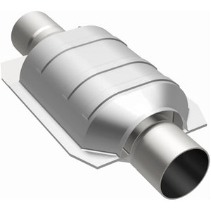 MagnaFlow Universal Catalytic Converter 2 W/Single O2 Boss