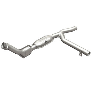 MagnaFlow Direct Fit Catalytic Converter 00-01 Ford F-150 4.6L 2wd