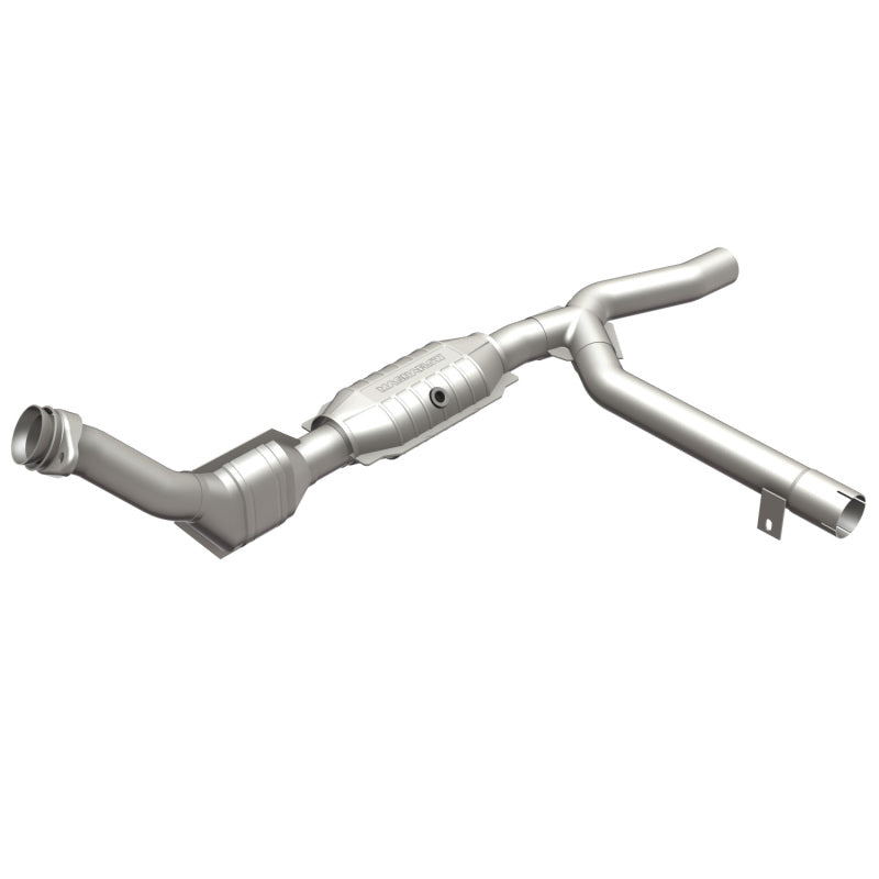 MagnaFlow Direct Fit Catalytic Converter 00-01 Ford F-150 4.6L 2wd