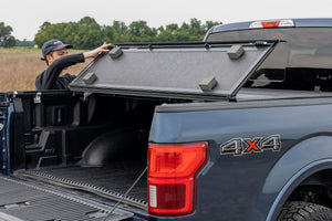 Rough Country Hard Low Profile Bed Cover | Ford F-150 (21-26)/F-150 Lightning (22-26)