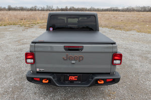 Rough Country Soft Roll Up Bed Cover 5' Bed | Jeep Gladiator JT 4WD (2020-2026)