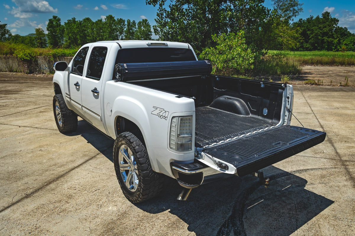 Rough Country Hard Roll Up Bed Cover | Chevy/GMC Sierra/Silverado 1500 (07-13)