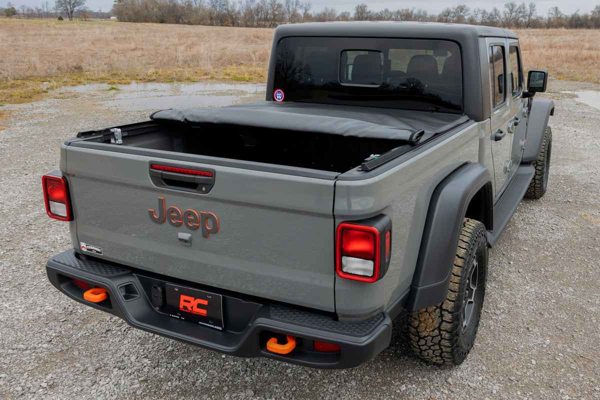 Rough Country Soft Roll Up Bed Cover 5' Bed | Jeep Gladiator JT 4WD (2020-2026)