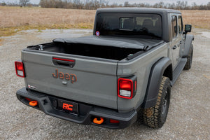 Rough Country Soft Roll Up Bed Cover 5' Bed | Jeep Gladiator JT 4WD (2020-2026)