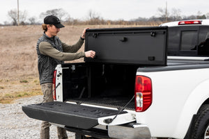 Rough Country Hard Tri-Fold Flip Up Bed Cover 5' Bed | Nissan Frontier 2WD/4WD (05-21)