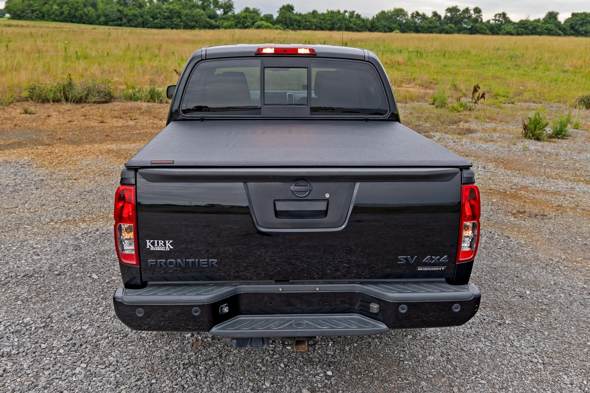 Rough Country Soft Roll Up Bed Cover 5' Bed | Nissan Frontier 2WD/4WD (2005-2021)