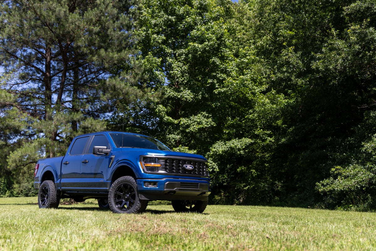 Rough Country 3 Inch Lift Kit | Ford F-150 4WD (2021-2026)