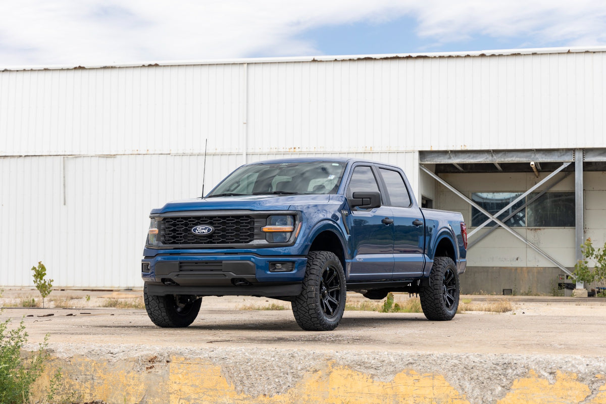 Rough Country 3 Inch Lift Kit | Ford F-150 4WD (2021-2026)