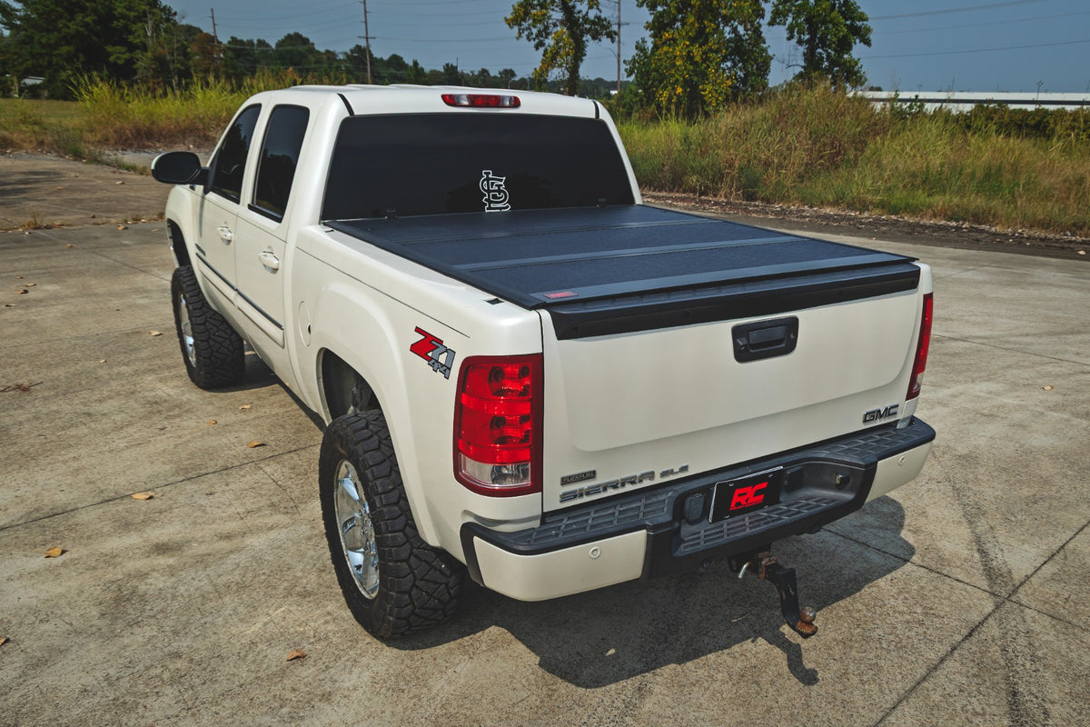 Rough Country Hard Low Profile Bed Cover | Chevy/GMC 1500 (2007-2013)