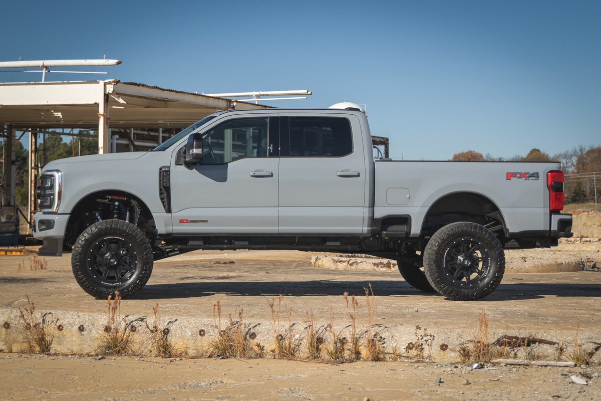 Rough Country 6 Inch Coilover Conversion Lift Kit Radius Arm | Ford F-250/F-350 Super Duty (2023-2026)