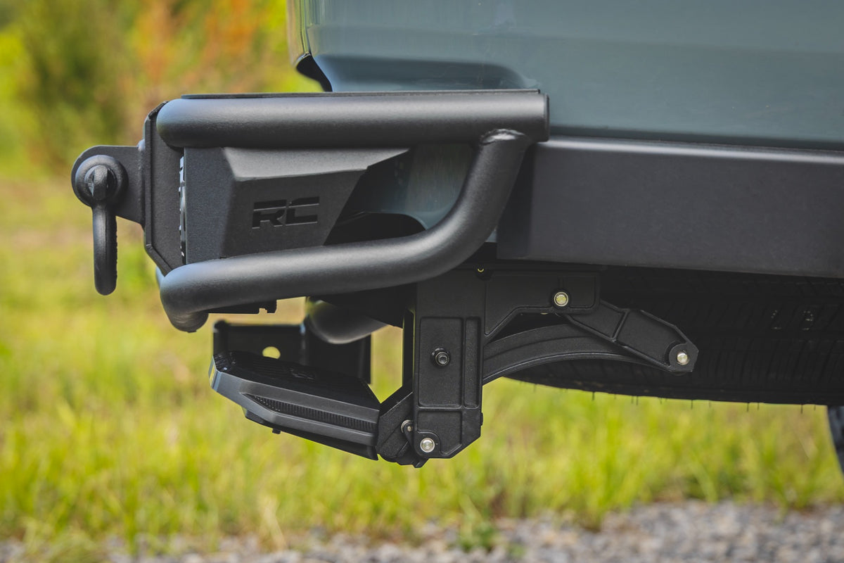 Rough Country Retractable Bed Step Manual Pull | Jeep Gladiator JT 4WD (2020-2026)