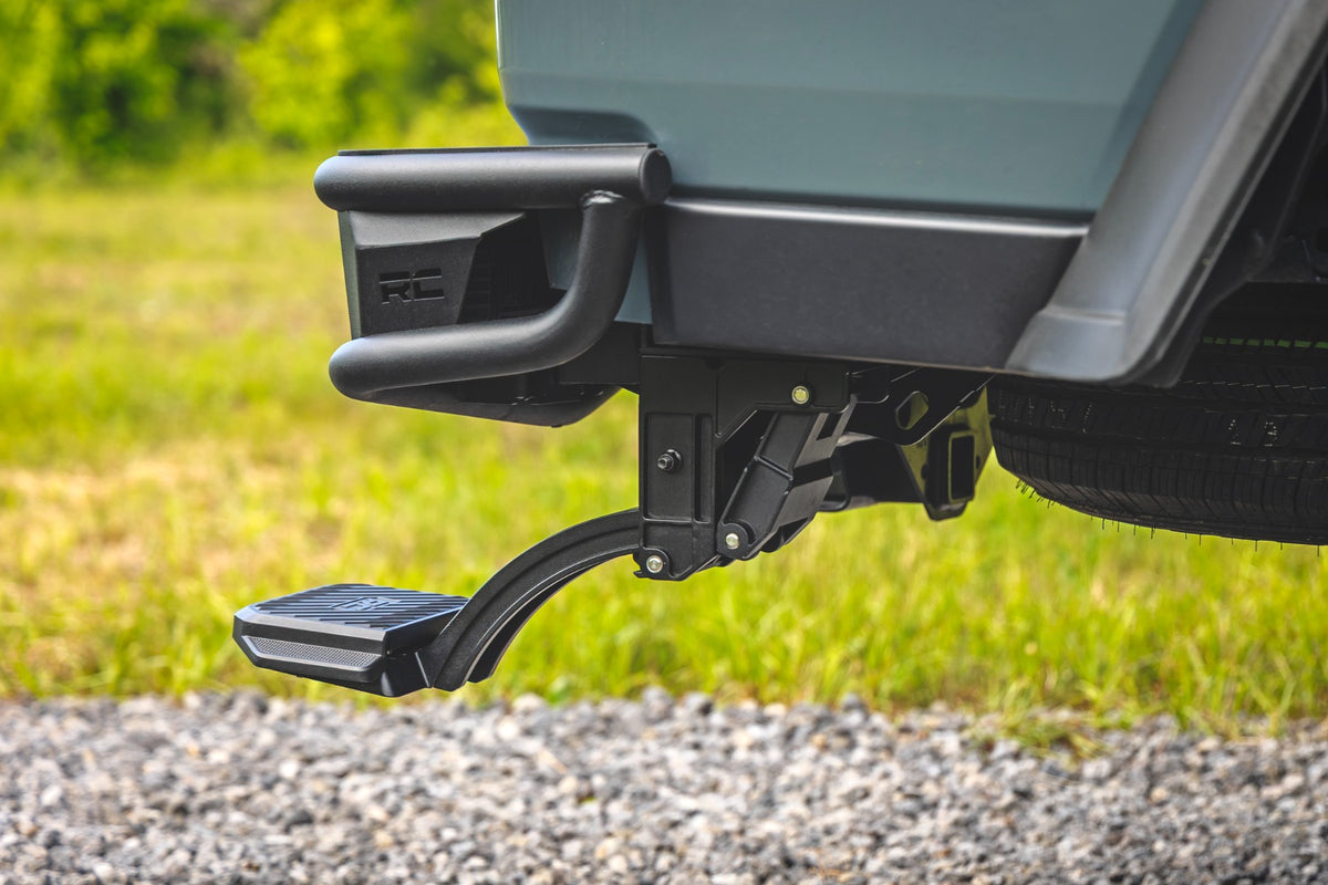 Rough Country Retractable Bed Step Manual Pull | Jeep Gladiator JT 4WD (2020-2026)