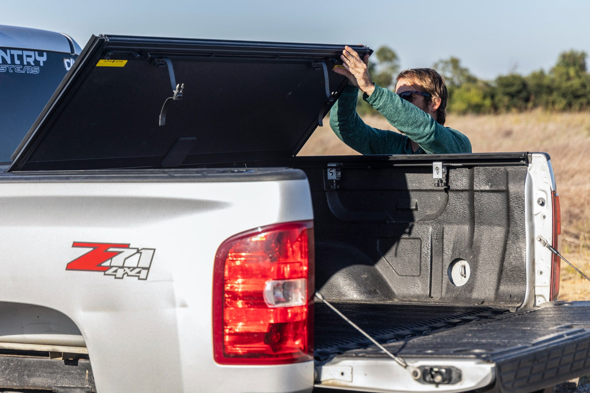 Rough Country Hard Tri-Fold Flip Up Cover | Chevy/GMC 1500 (07-13)