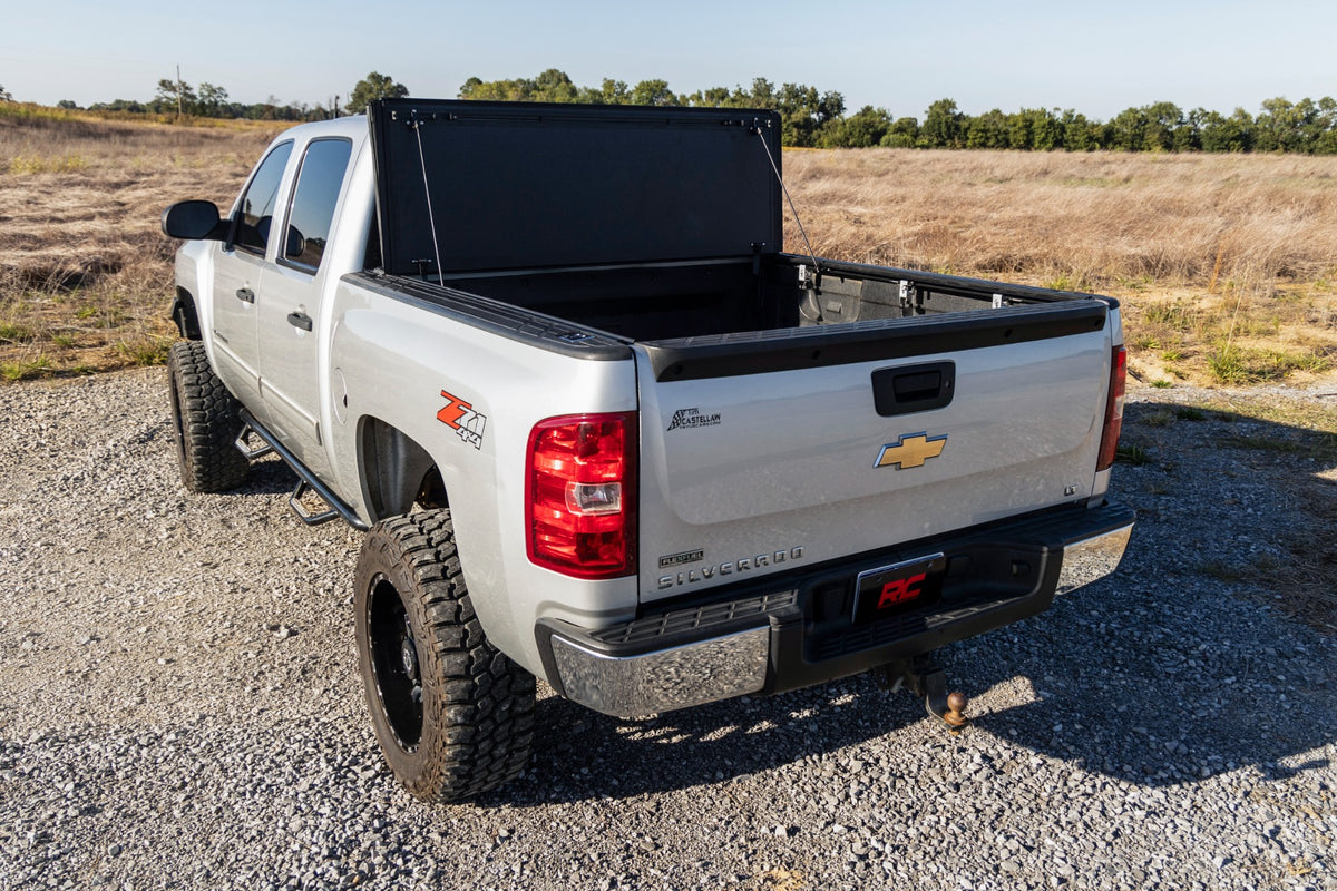 Rough Country Hard Tri-Fold Flip Up Cover | Chevy/GMC 1500 (07-13)
