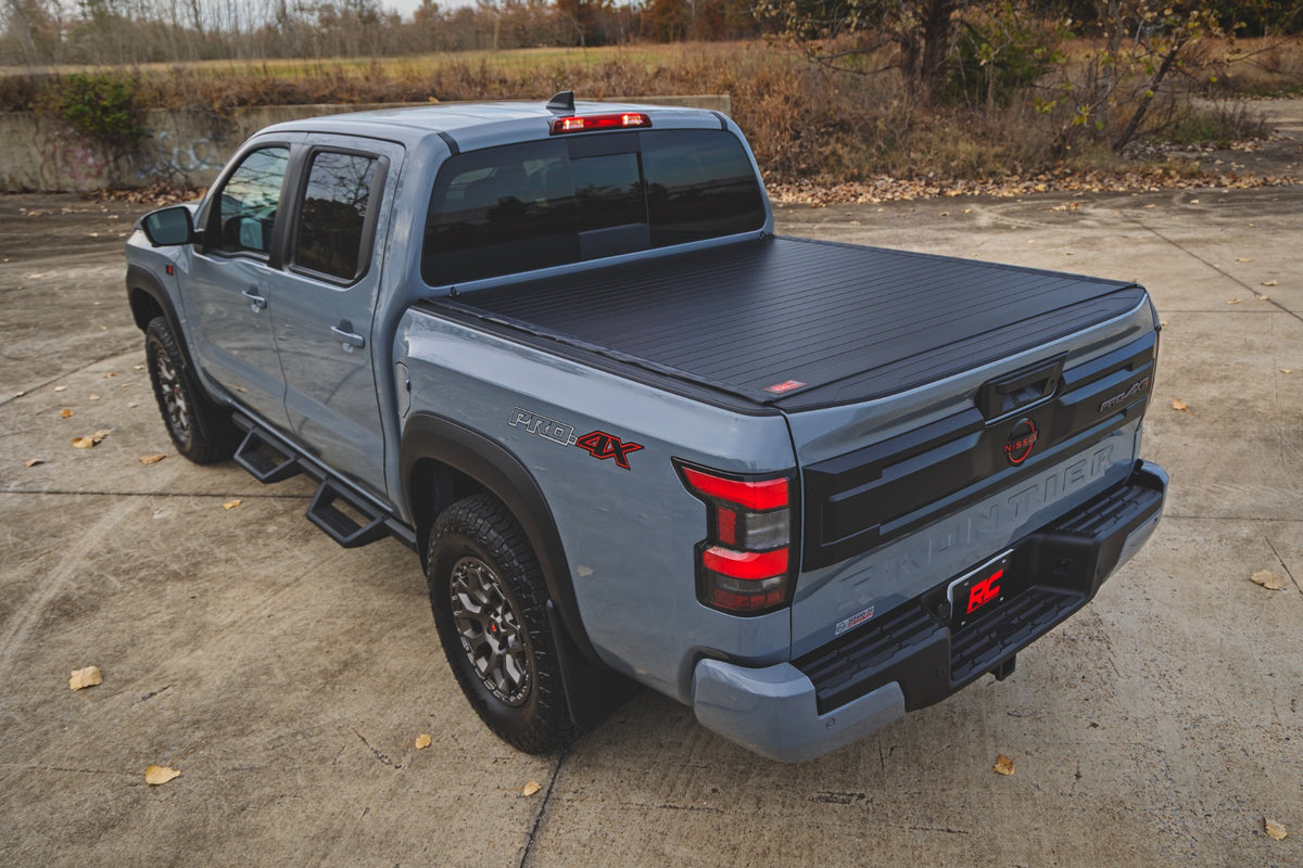 Rough Country Hard Roll Up Bed Cover 5' Bed | Nissan Frontier 2WD/4WD (2022-2026)