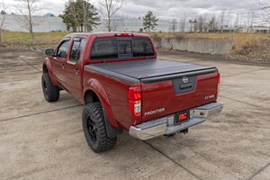 Rough Country Hard Low Profile Bed Cover 5' Bed | Cargo Mgmt | Nissan Frontier (05-21)