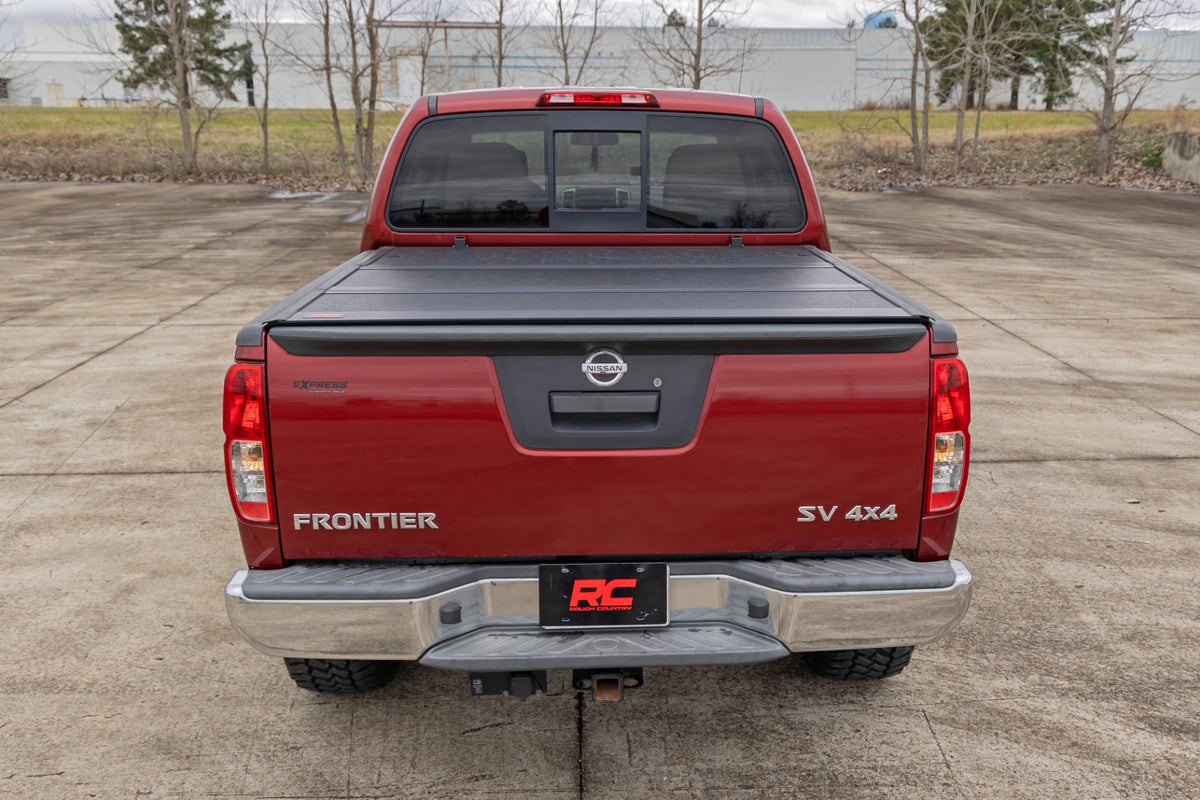 Rough Country Hard Low Profile Bed Cover 5' Bed | Cargo Mgmt | Nissan Frontier (05-21)