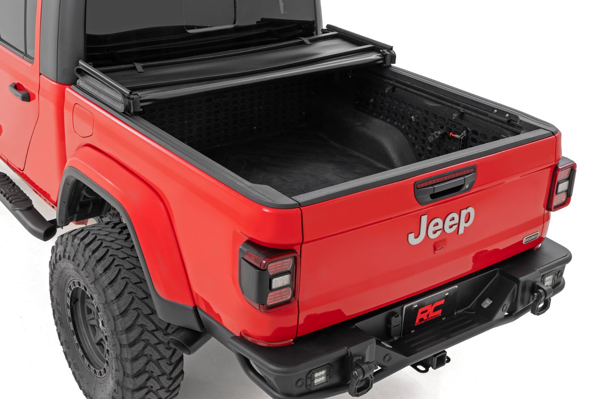 Rough Country Soft Tri-Fold Bed Cover 5' Bed | Jeep Gladiator JT 4WD (2020-2026)