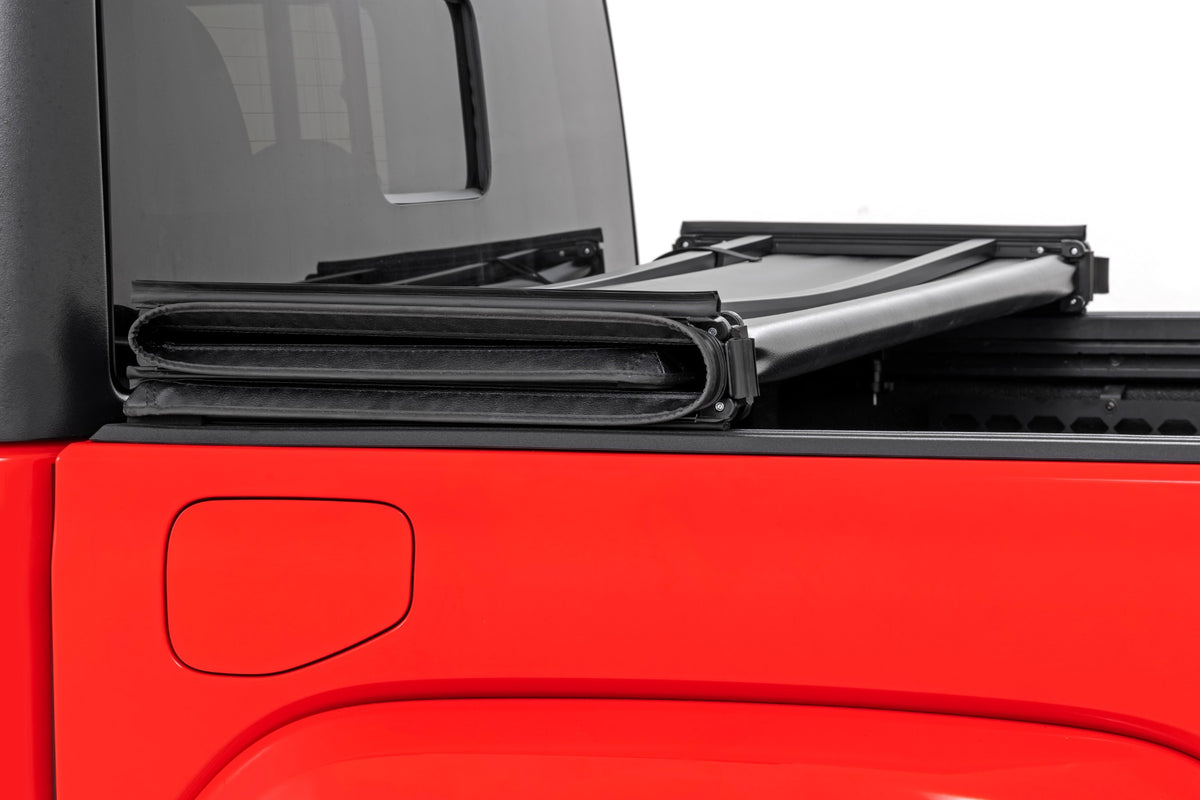 Rough Country Soft Tri-Fold Bed Cover 5' Bed | Jeep Gladiator JT 4WD (2020-2026)