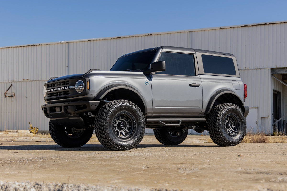 Rough Country Nerf Steps Wheel to Wheel | 2 Door | Ford Bronco (2 Door) 4WD (2021-2026)