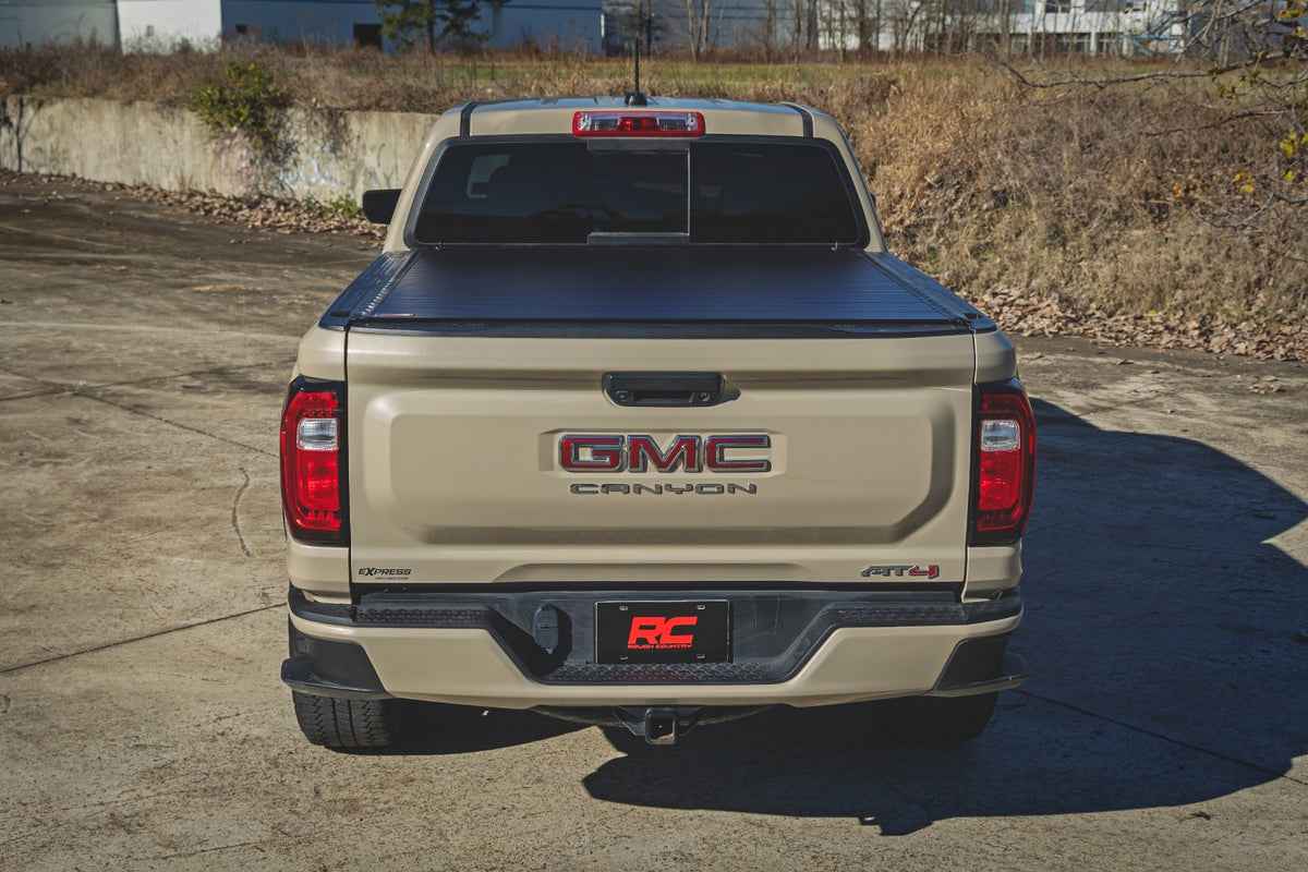 Rough Country Hard Roll Up Bed Cover 5' Bed | Chevy/GMC Canyon/Colorado 2WD/4WD (23-26)