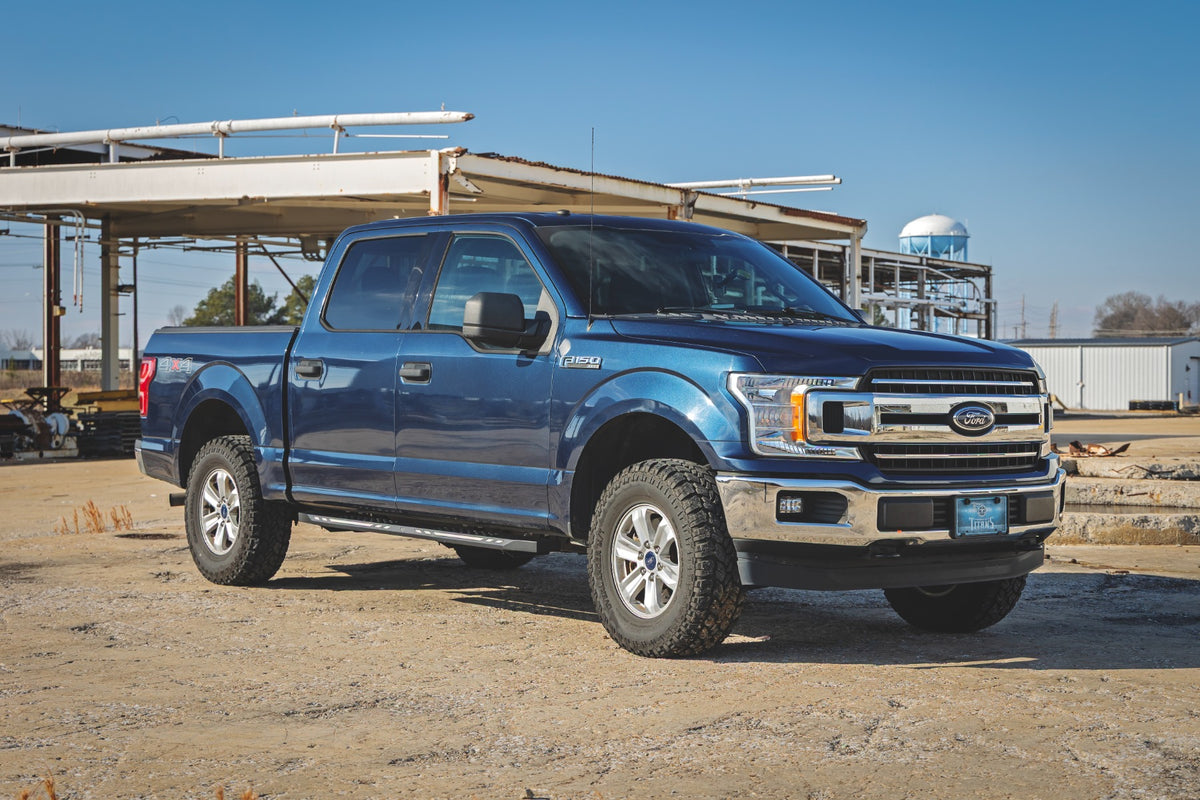 Rough Country AC2 Running Boards Amber/White | Crew Cab | Ford F-150/Lightning/F-250/F-350/Raptor (15-26)