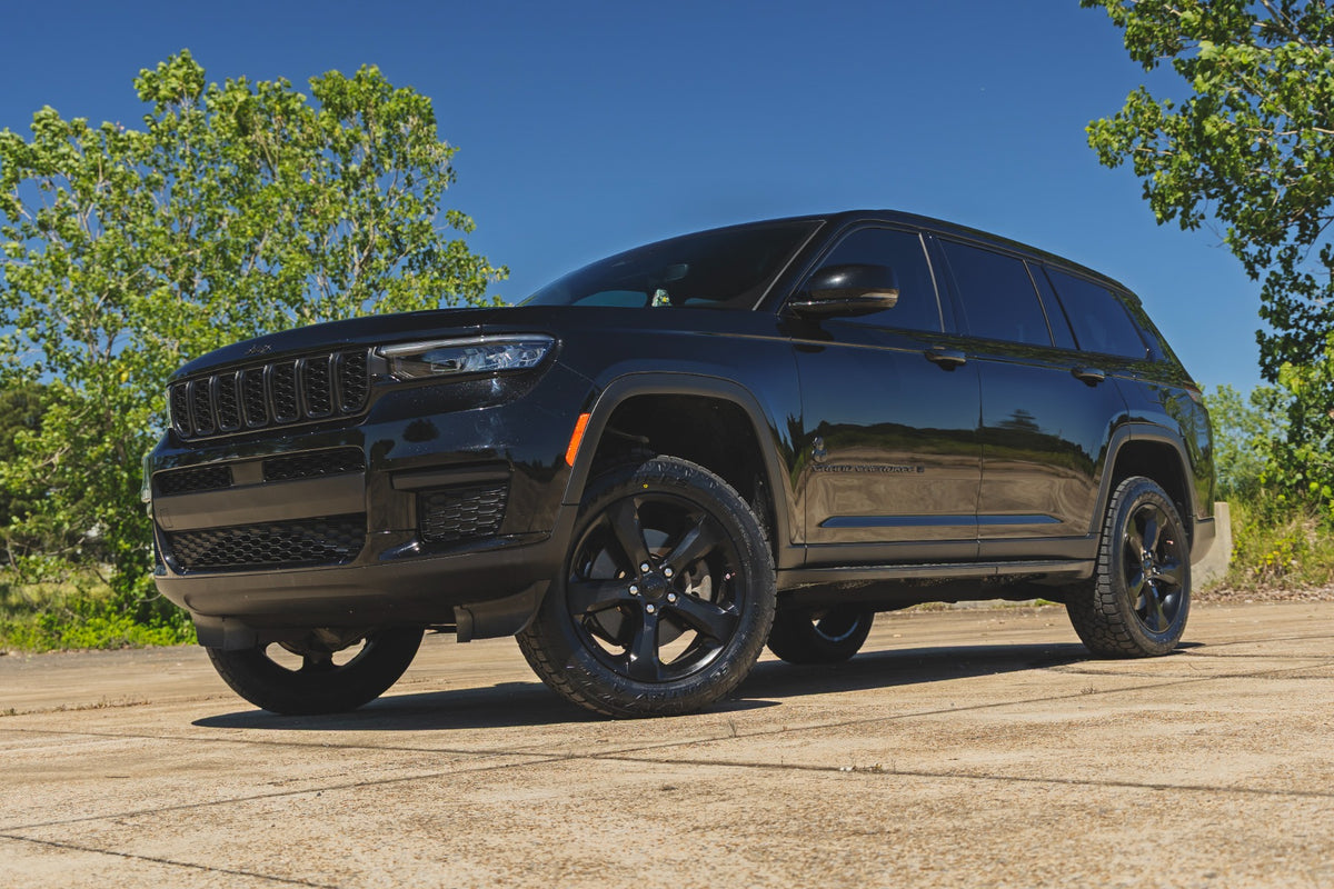 Rough Country 2 Inch Lift Kit W/O Air Suspension | Jeep Grand Cherokee L 2WD/4WD (2021-2026)